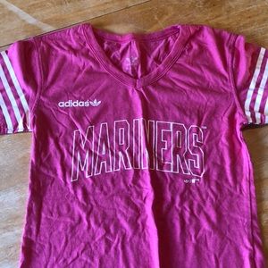 V-Neck Mariners Merch